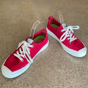 Cariuma Oca Low red canvas sneakers size 9
